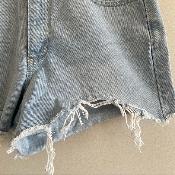Cello Women's Distressed Cut Off Denim Shorts Size Large - Picture 5 of 13